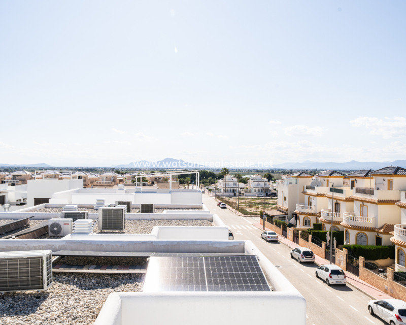 Resale - Freistendhe Villa - Urb. La Marina