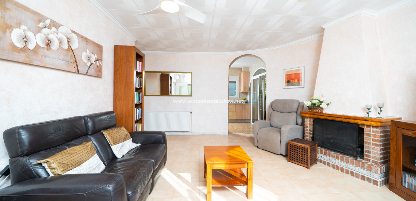 Resale - Freistendhe Villa - Urb. La Marina