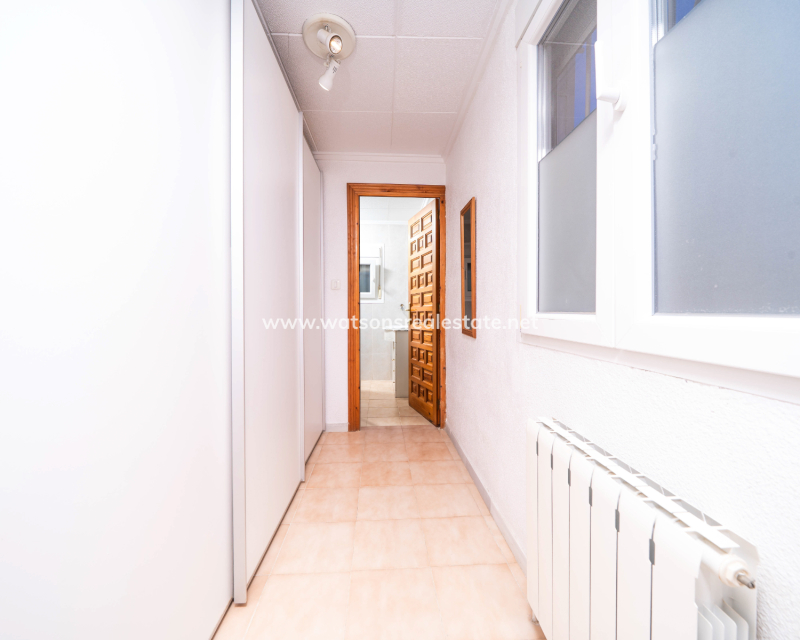 Resale - Freistendhe Villa - Urb. La Marina