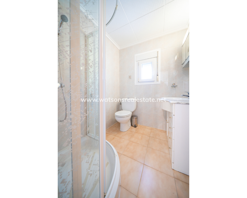 Resale - Freistendhe Villa - Urb. La Marina