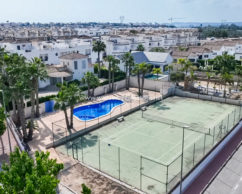 Resale - Freistendhe Villa - Urb. La Marina