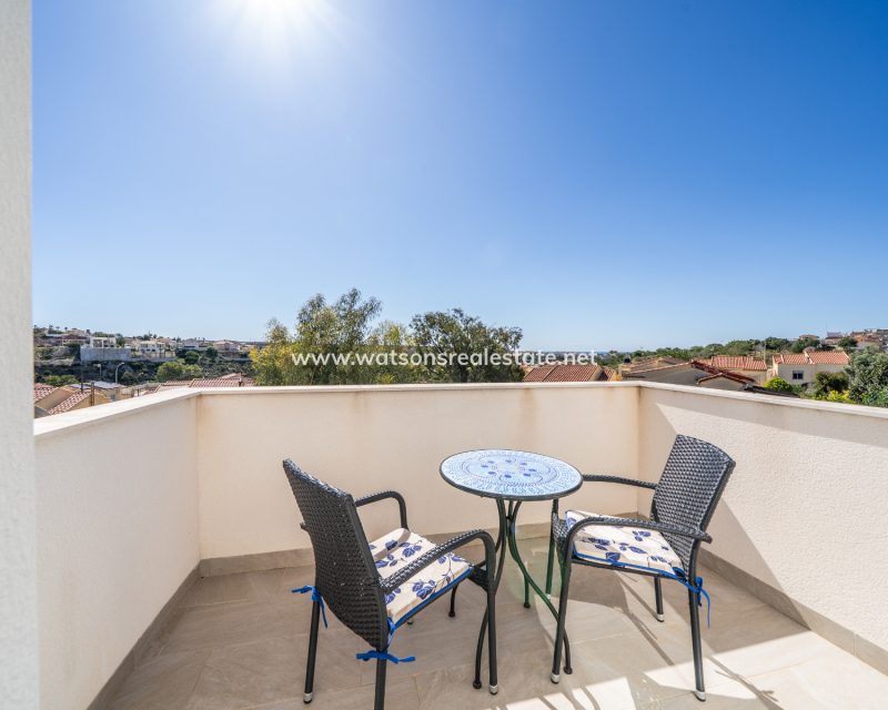 Resale - Freistendhe Villa - Urb. La Marina
