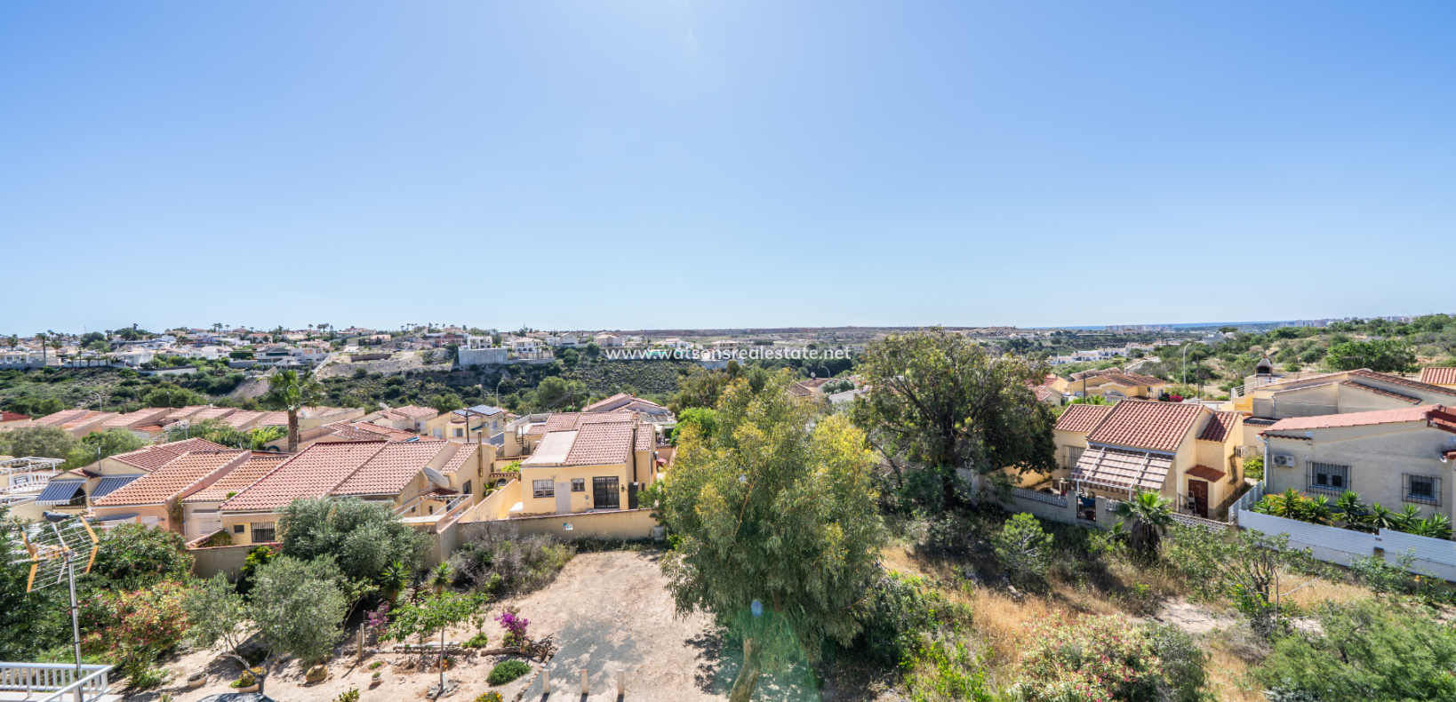Resale - Freistendhe Villa - Urb. La Marina