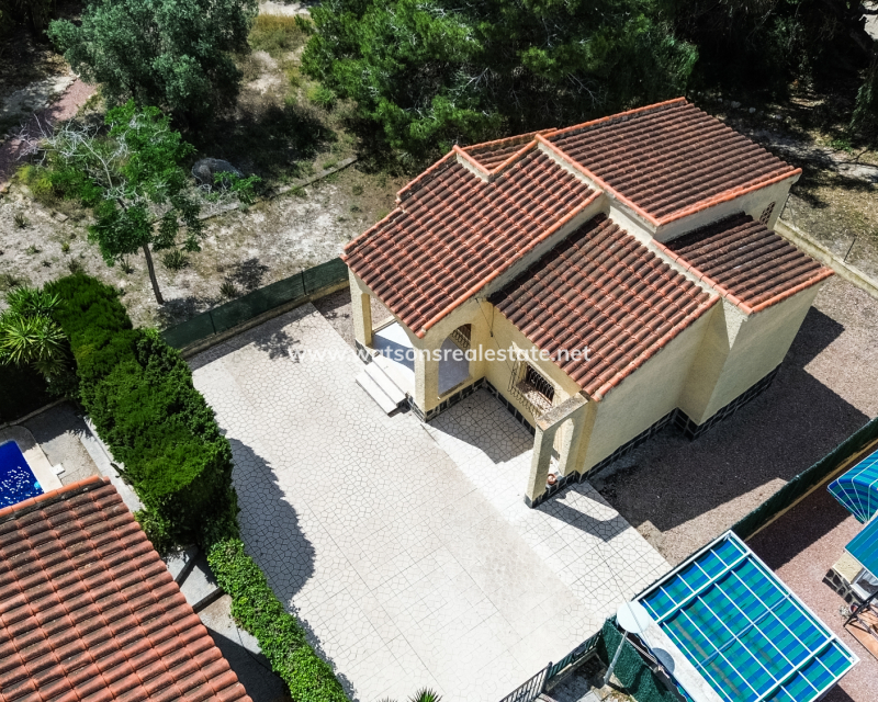 Resale - Freistendhe Villa - Urb. La Marina