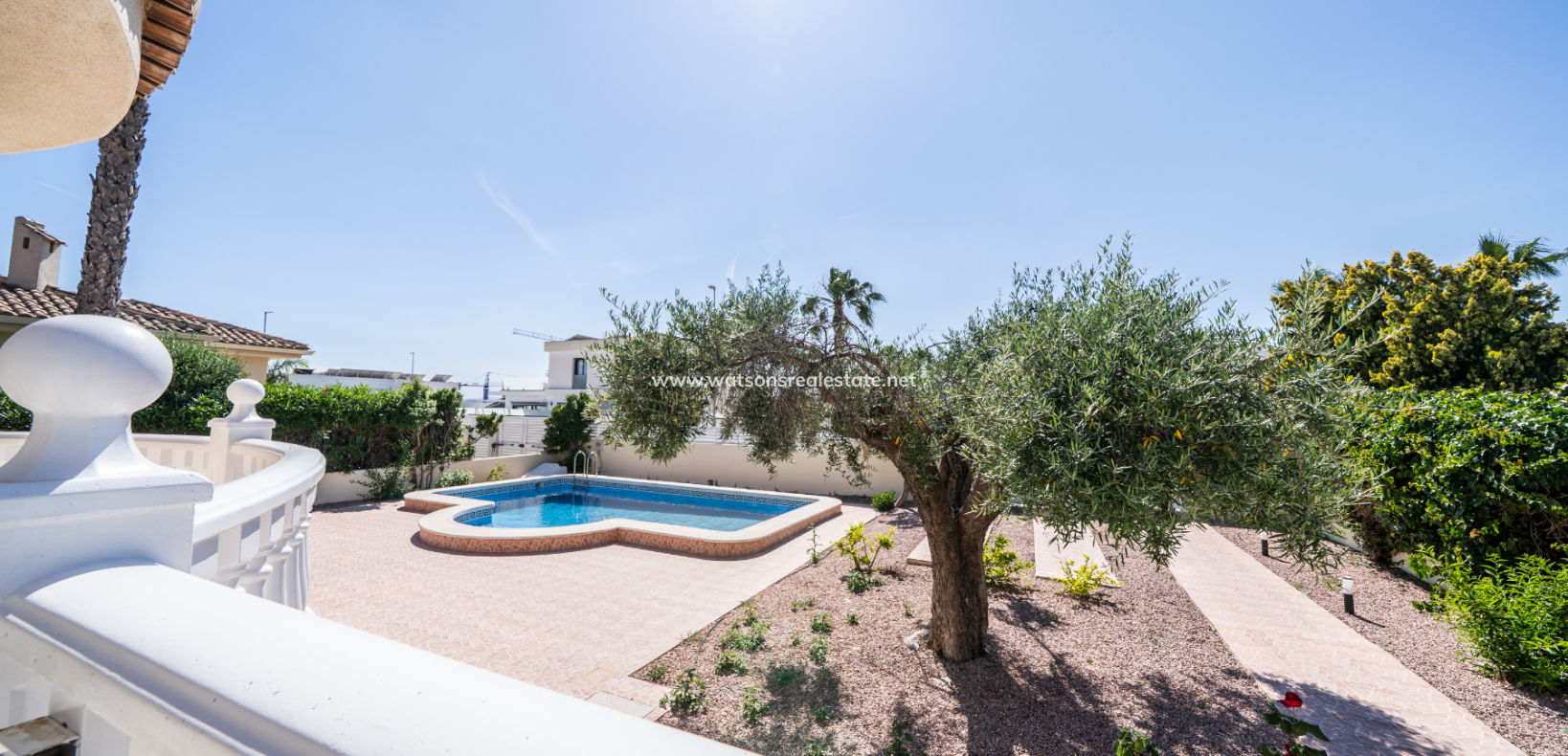 Resale - Freistendhe Villa - Urb. La Marina