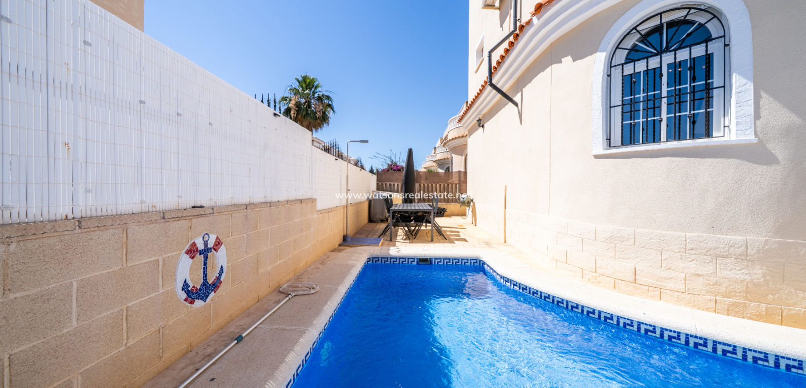 Resale - Freistendhe Villa - Urb. La Marina