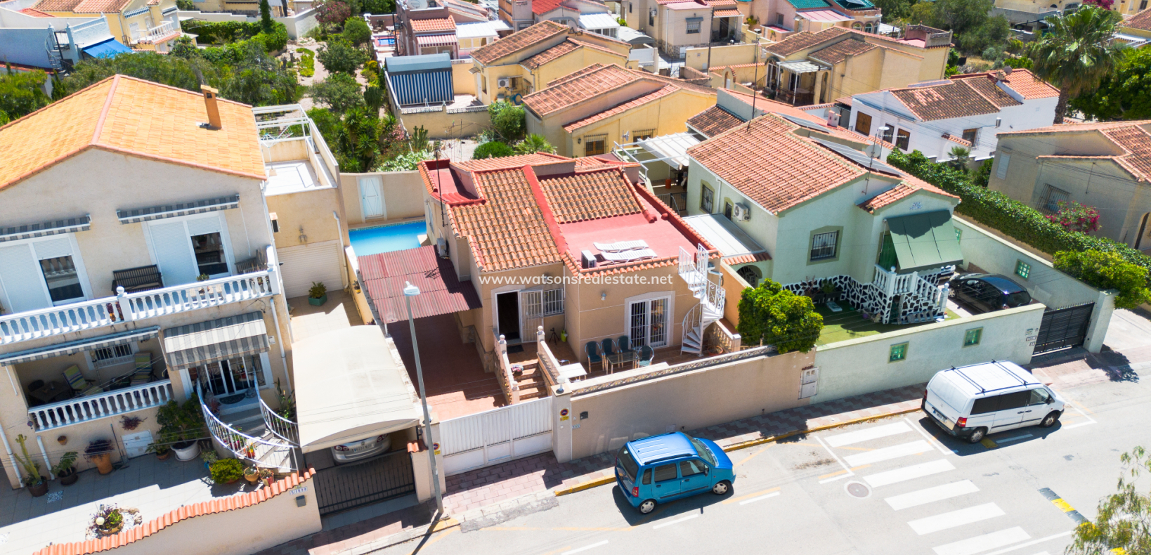 Resale - Freistendhe Villa - Urb. La Marina
