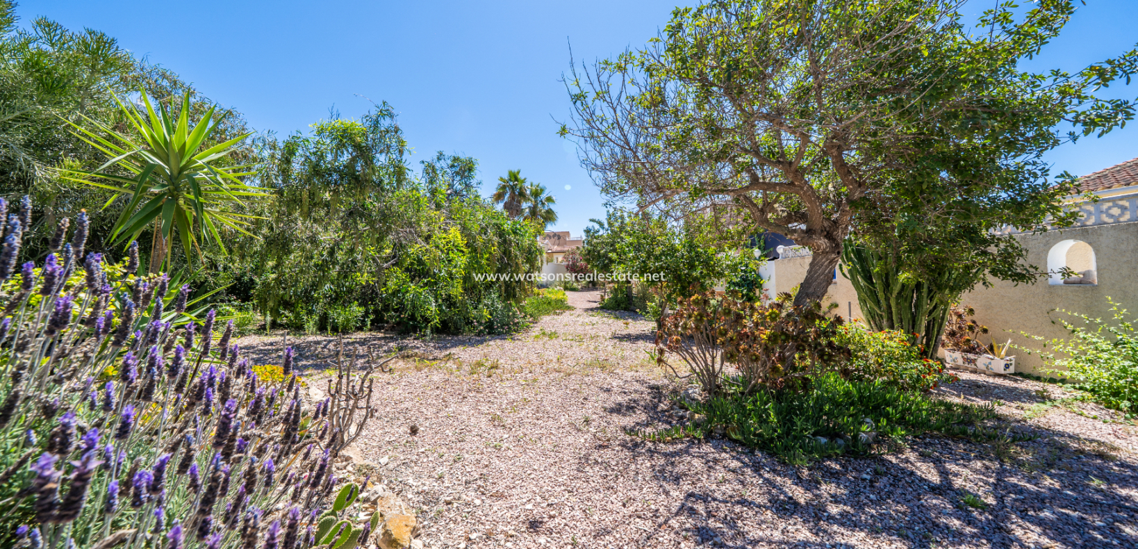 Resale - Freistendhe Villa - Urb. La Marina