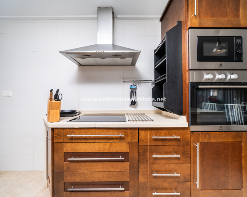 Resale - Freistendhe Villa - Urb. La Marina