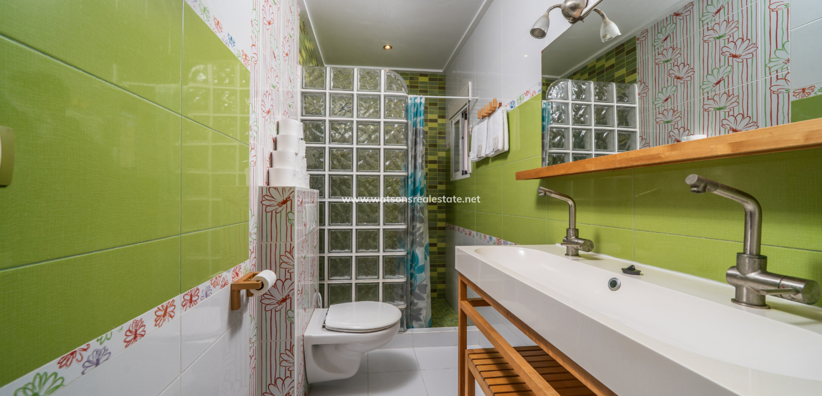 Resale - Freistendhe Villa - Urb. La Marina