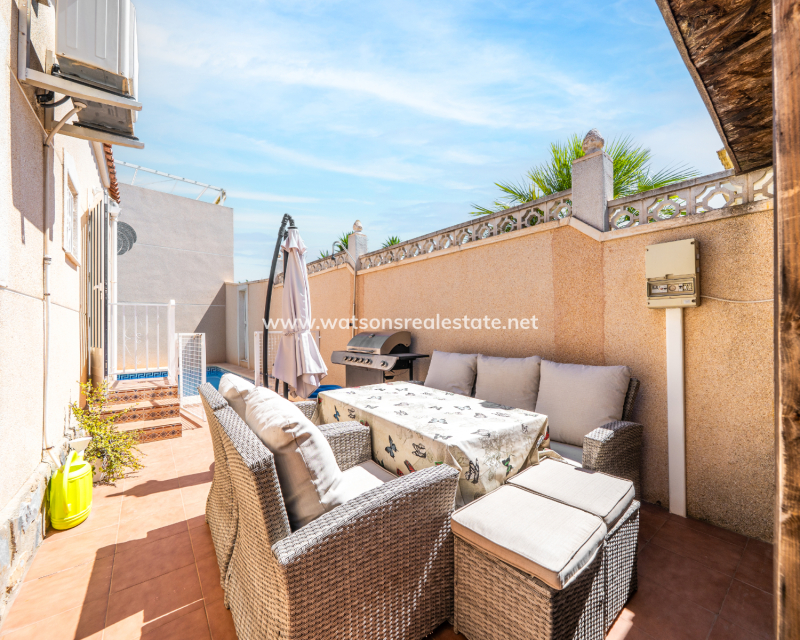 Resale - Freistendhe Villa - Urb. La Marina