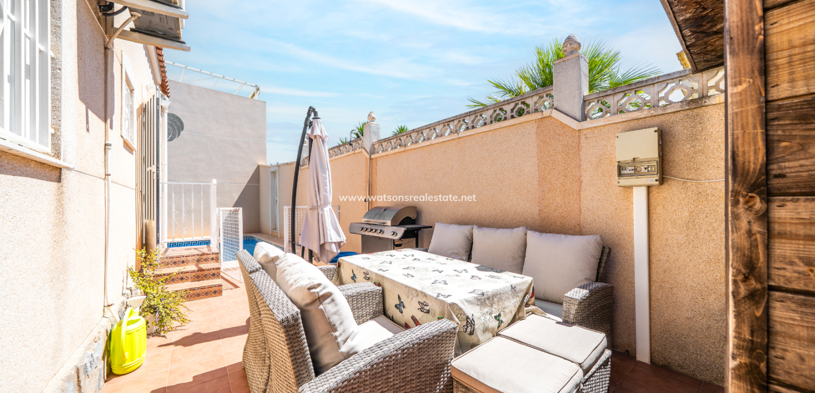 Resale - Freistendhe Villa - Urb. La Marina