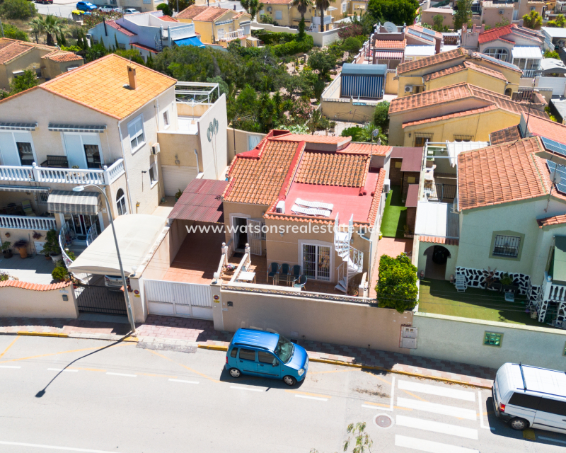 Resale - Freistendhe Villa - Urb. La Marina