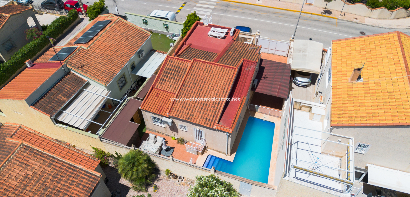 Resale - Freistendhe Villa - Urb. La Marina
