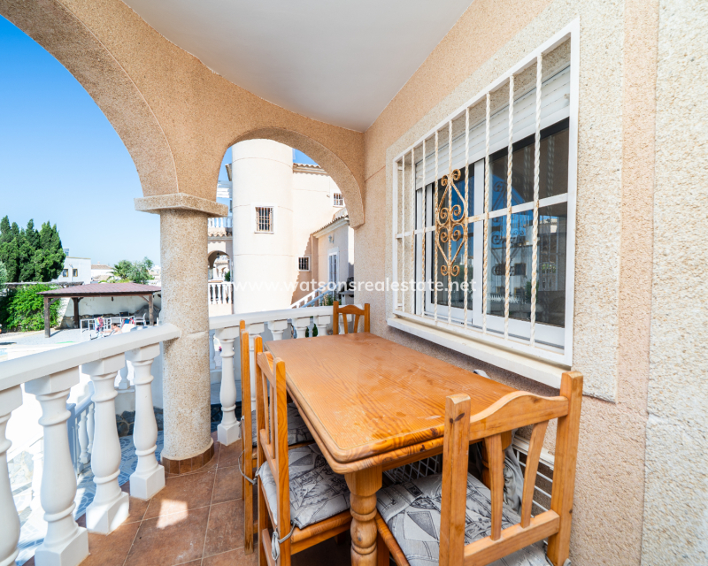 Resale - Freistendhe Villa - Urb. La Marina