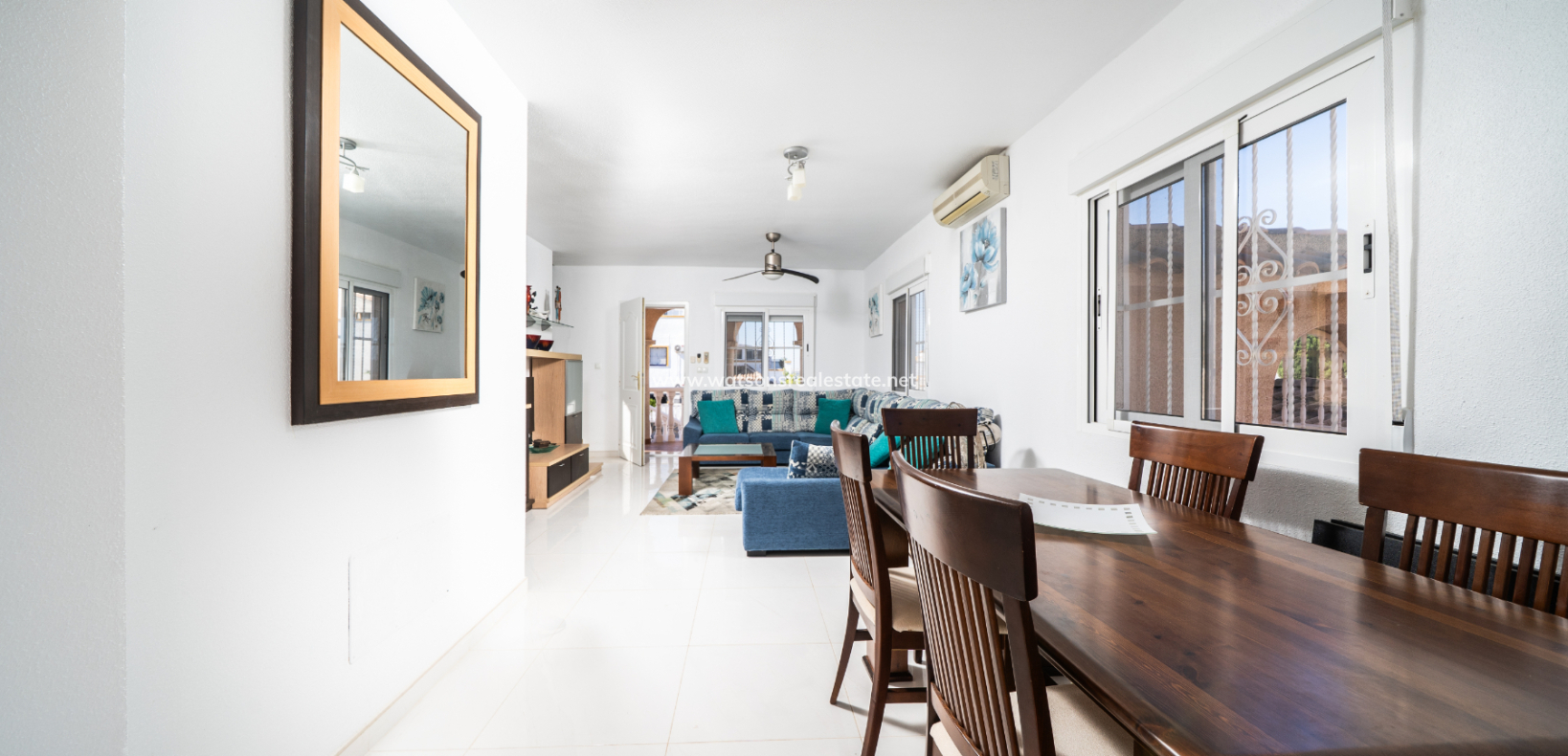 Resale - Freistendhe Villa - Urb. La Marina