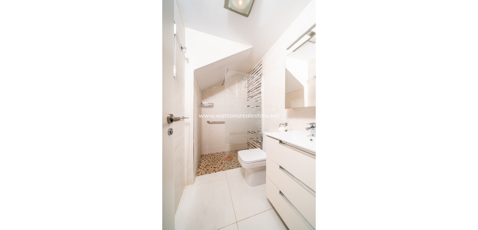 Resale - Freistendhe Villa - Urb. La Marina