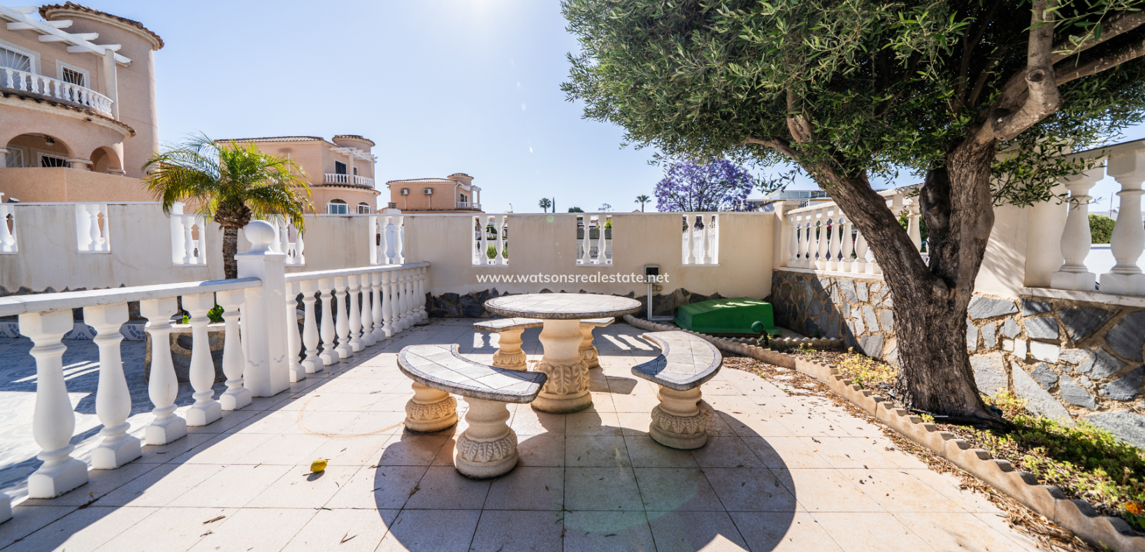 Resale - Freistendhe Villa - Urb. La Marina