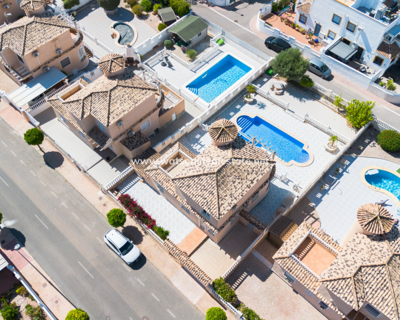 Resale - Freistendhe Villa - Urb. La Marina