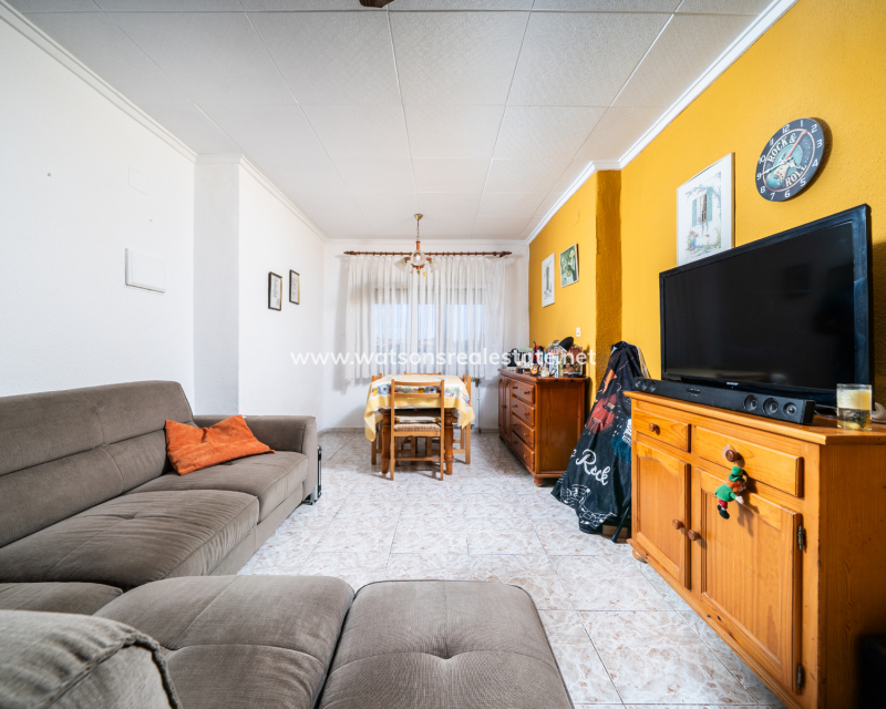 Resale - Freistendhe Villa - Urb. La Marina