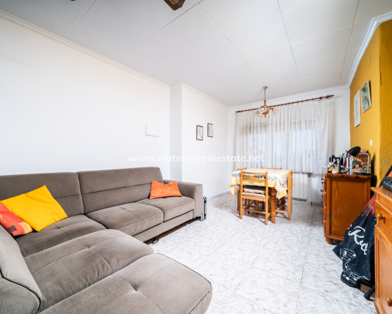 Resale - Freistendhe Villa - Urb. La Marina