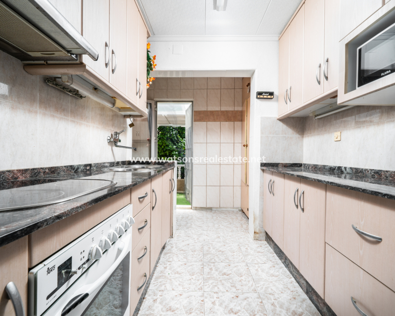 Resale - Freistendhe Villa - Urb. La Marina