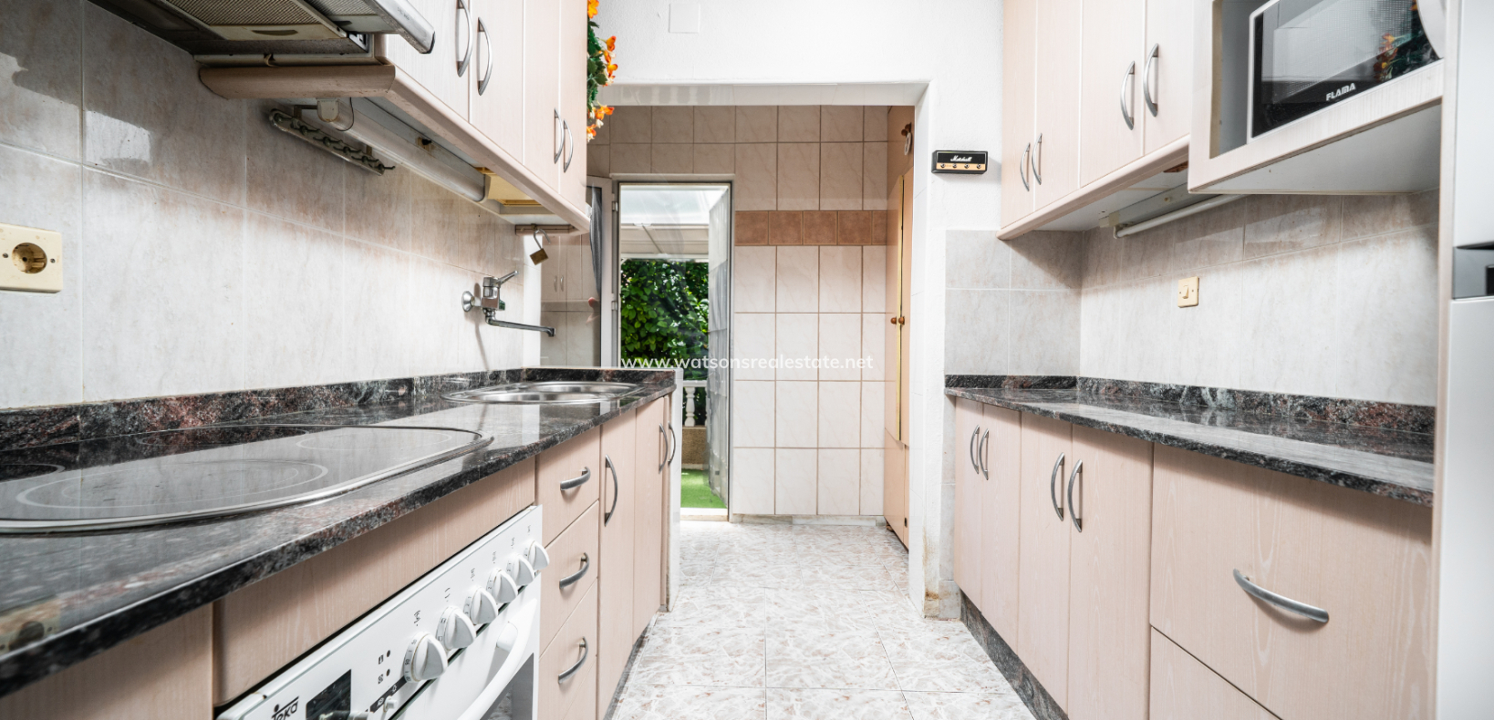 Resale - Freistendhe Villa - Urb. La Marina