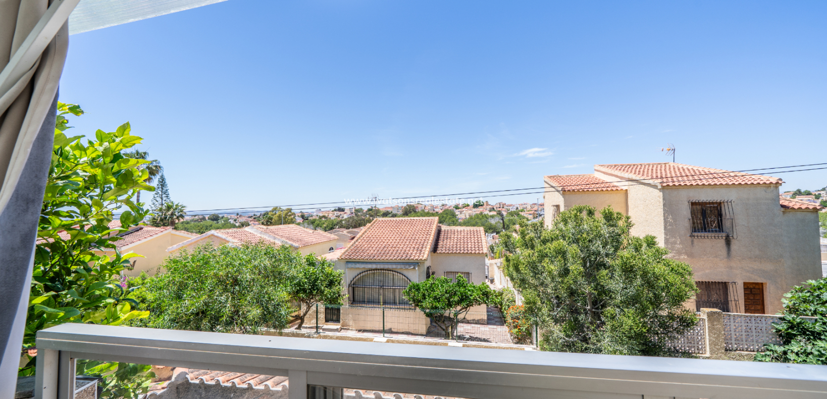 Resale - Freistendhe Villa - Urb. La Marina