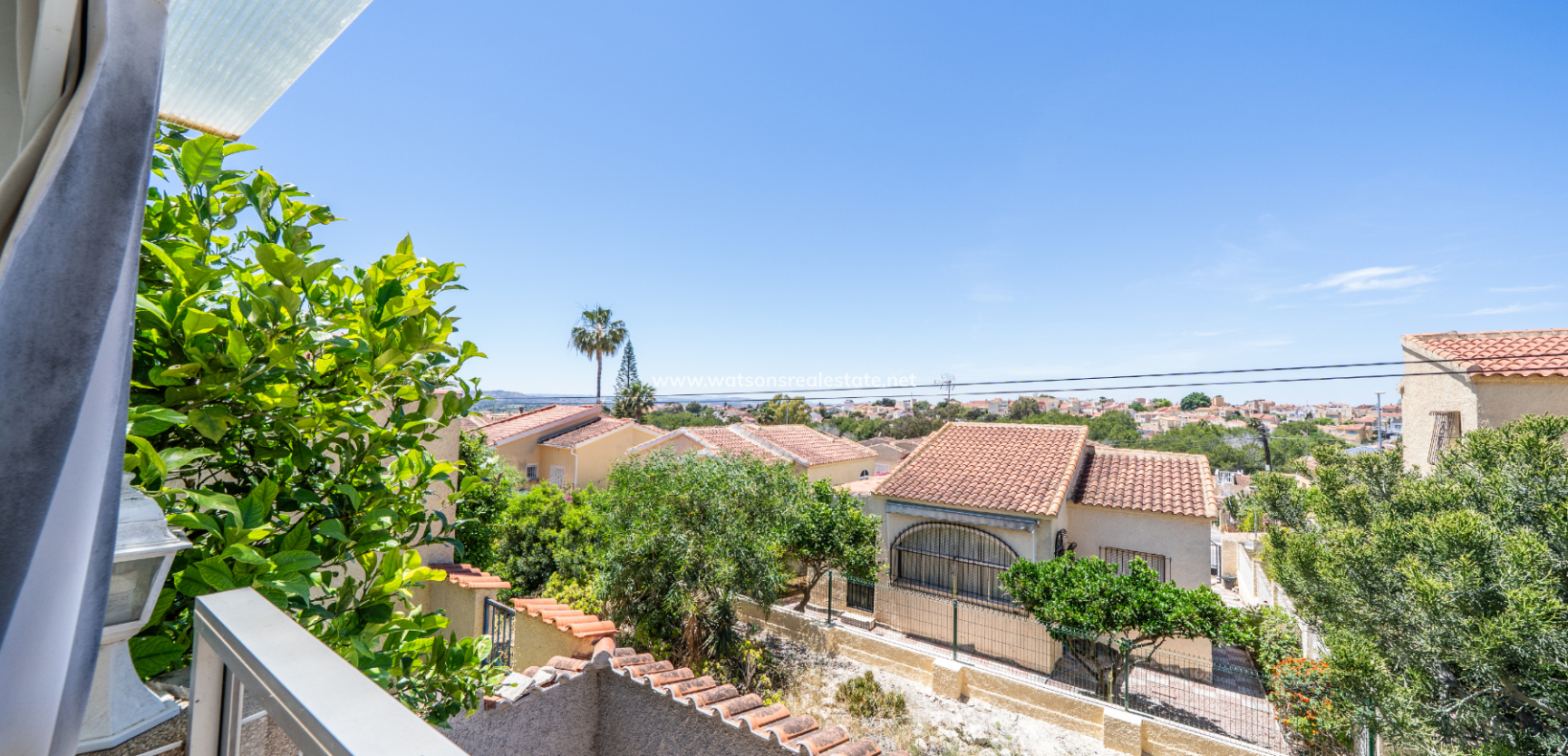 Resale - Freistendhe Villa - Urb. La Marina