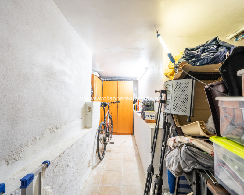 Resale - Freistendhe Villa - Urb. La Marina