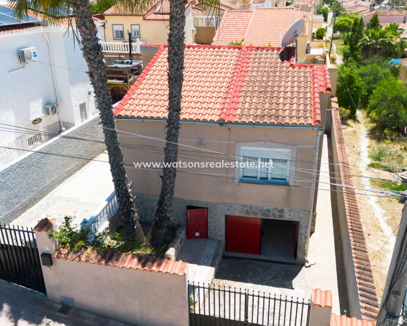 Resale - Freistendhe Villa - Urb. La Marina