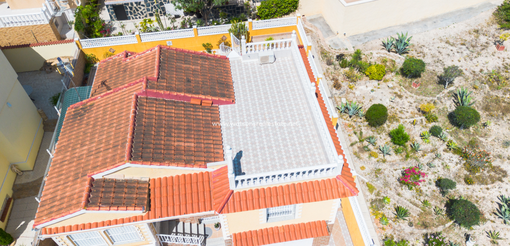 Resale - Freistendhe Villa - Urb. La Marina