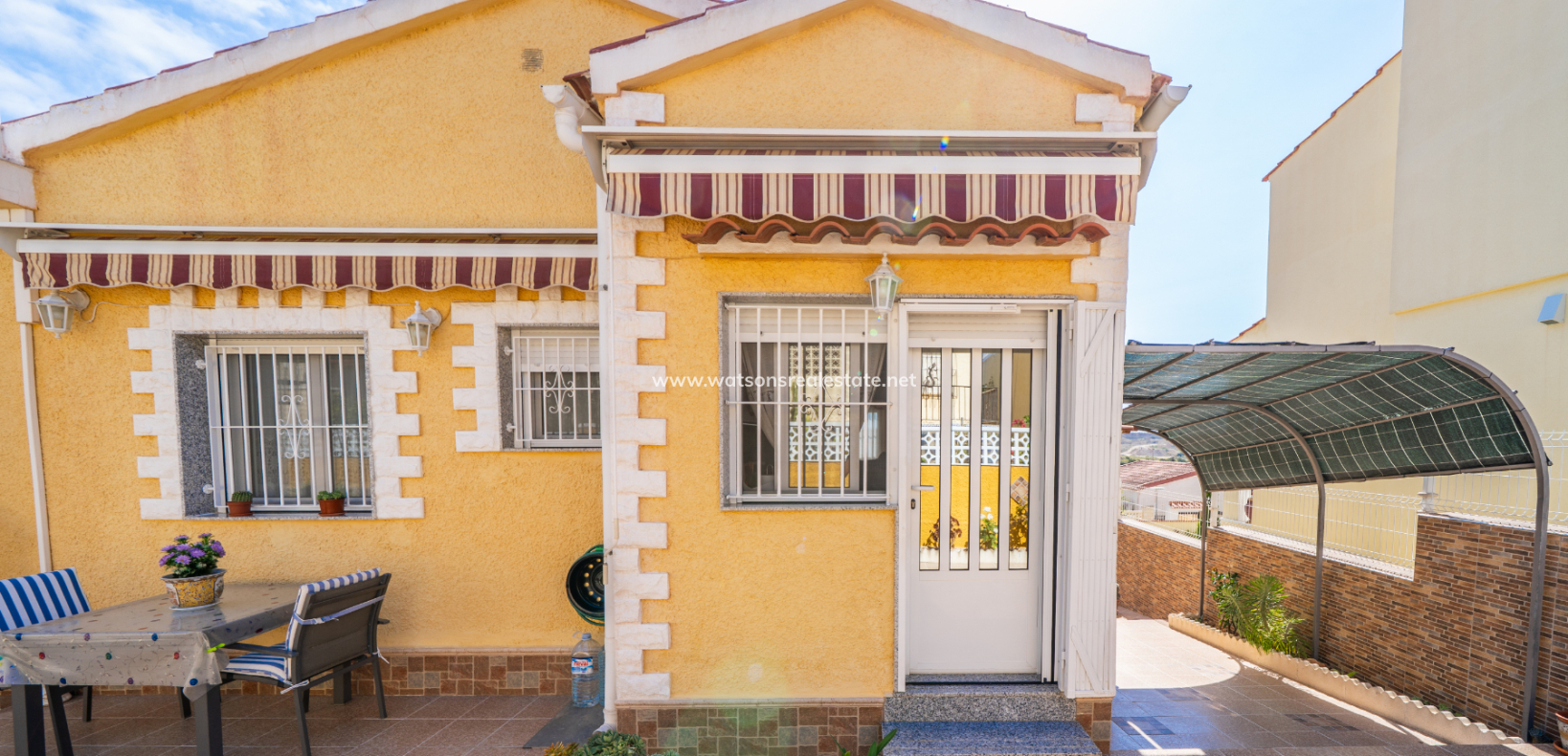 Resale - Freistendhe Villa - Urb. La Marina