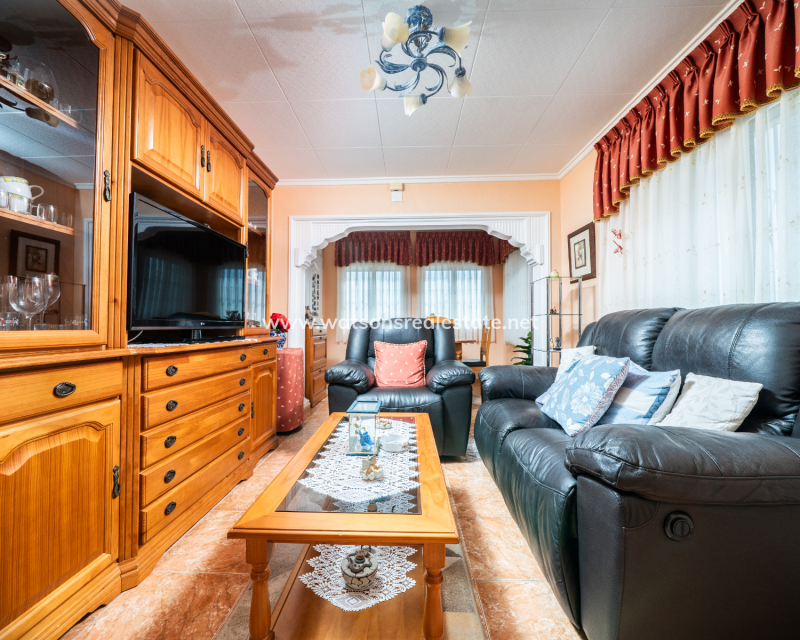 Resale - Freistendhe Villa - Urb. La Marina