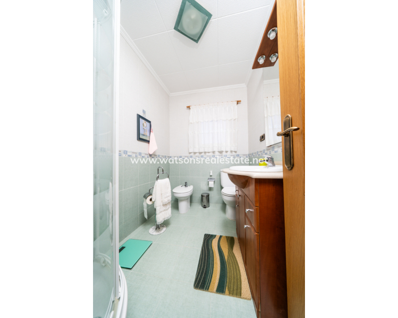 Resale - Freistendhe Villa - Urb. La Marina