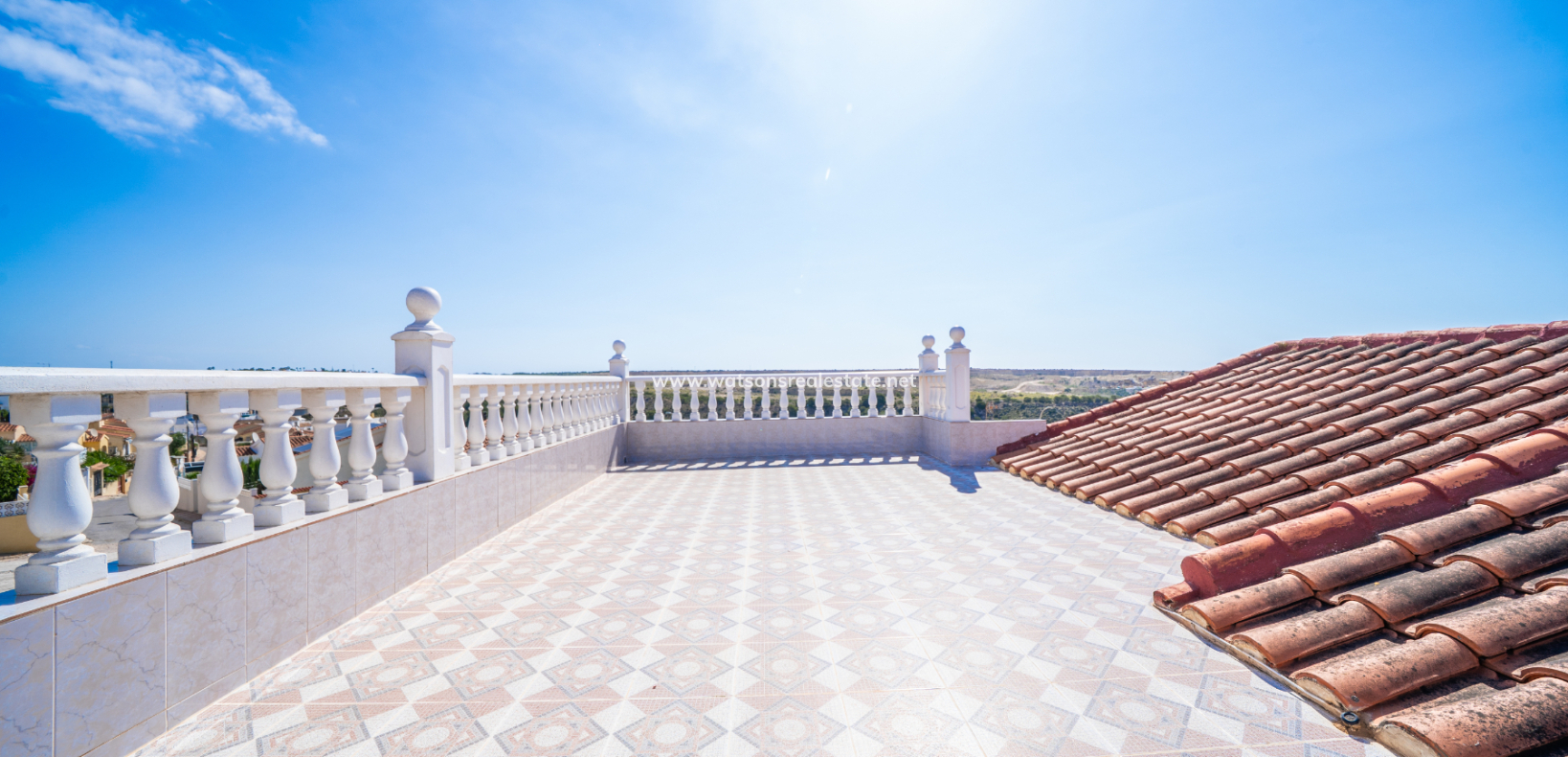 Resale - Freistendhe Villa - Urb. La Marina