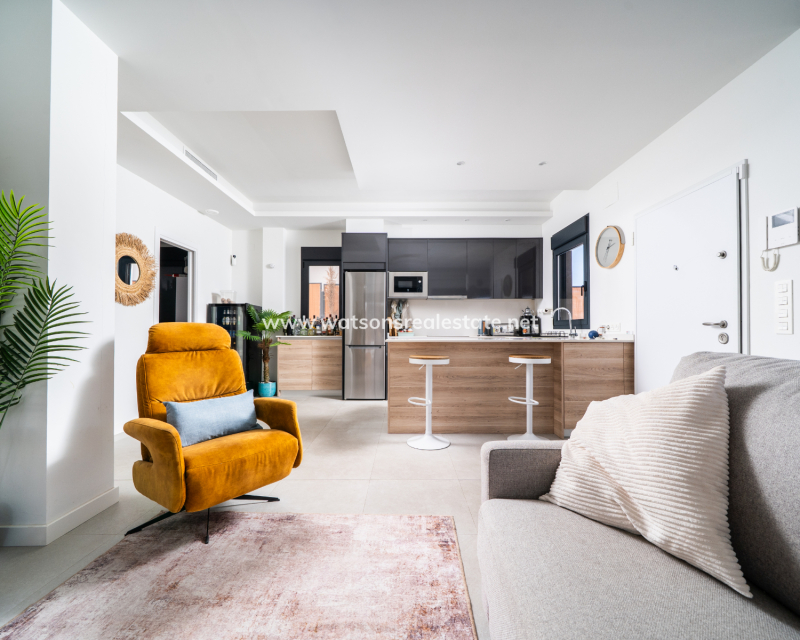 Resale - Freistendhe Villa - Urb. La Marina