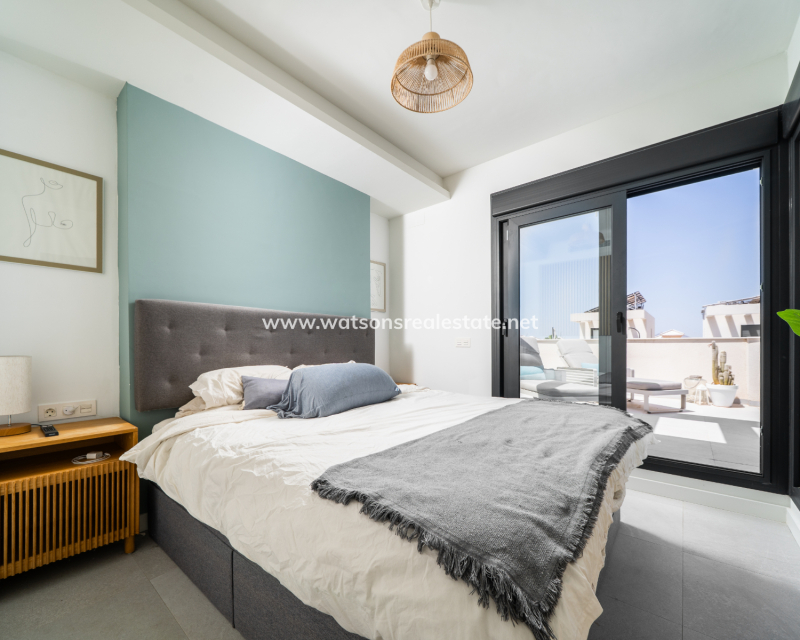 Resale - Freistendhe Villa - Urb. La Marina