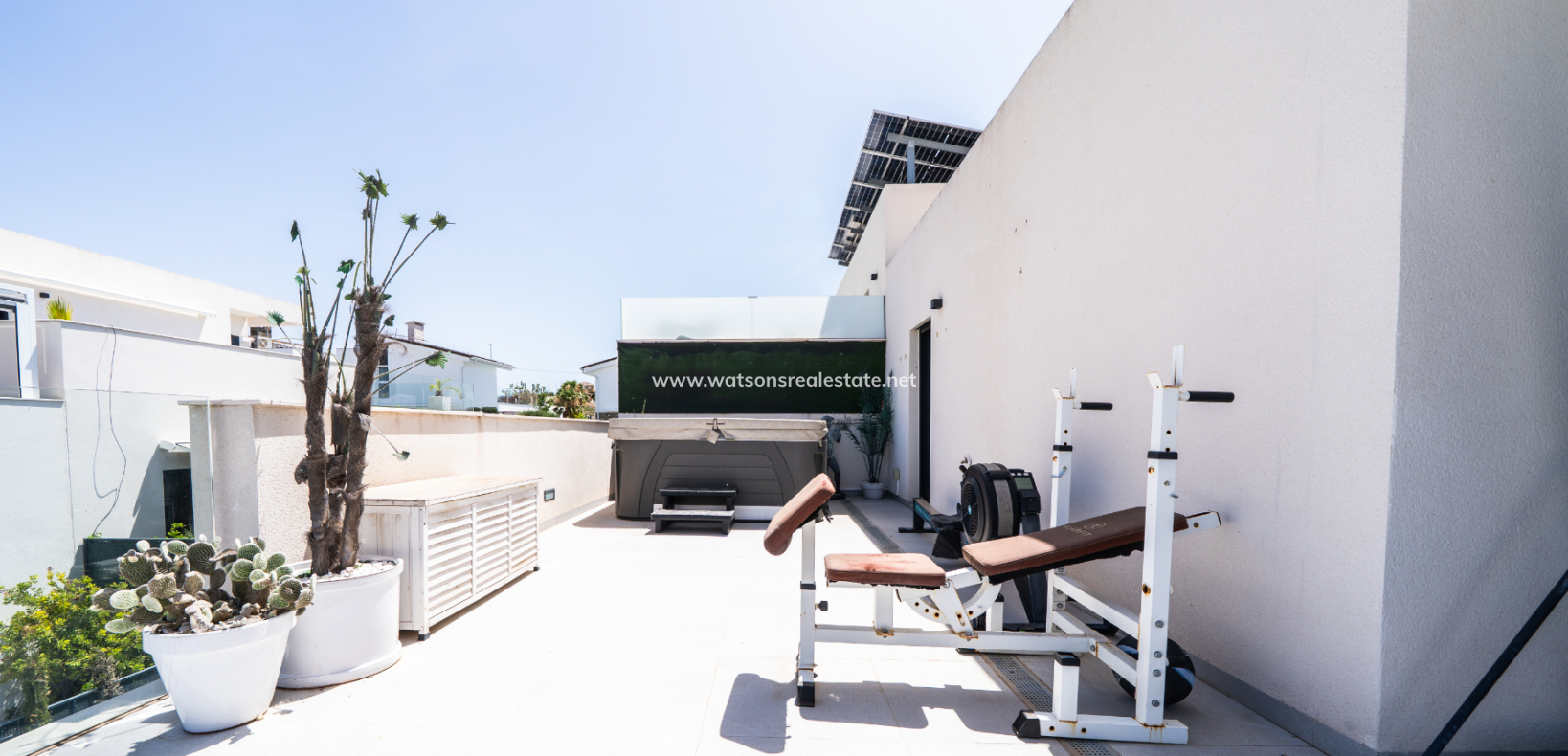 Resale - Freistendhe Villa - Urb. La Marina