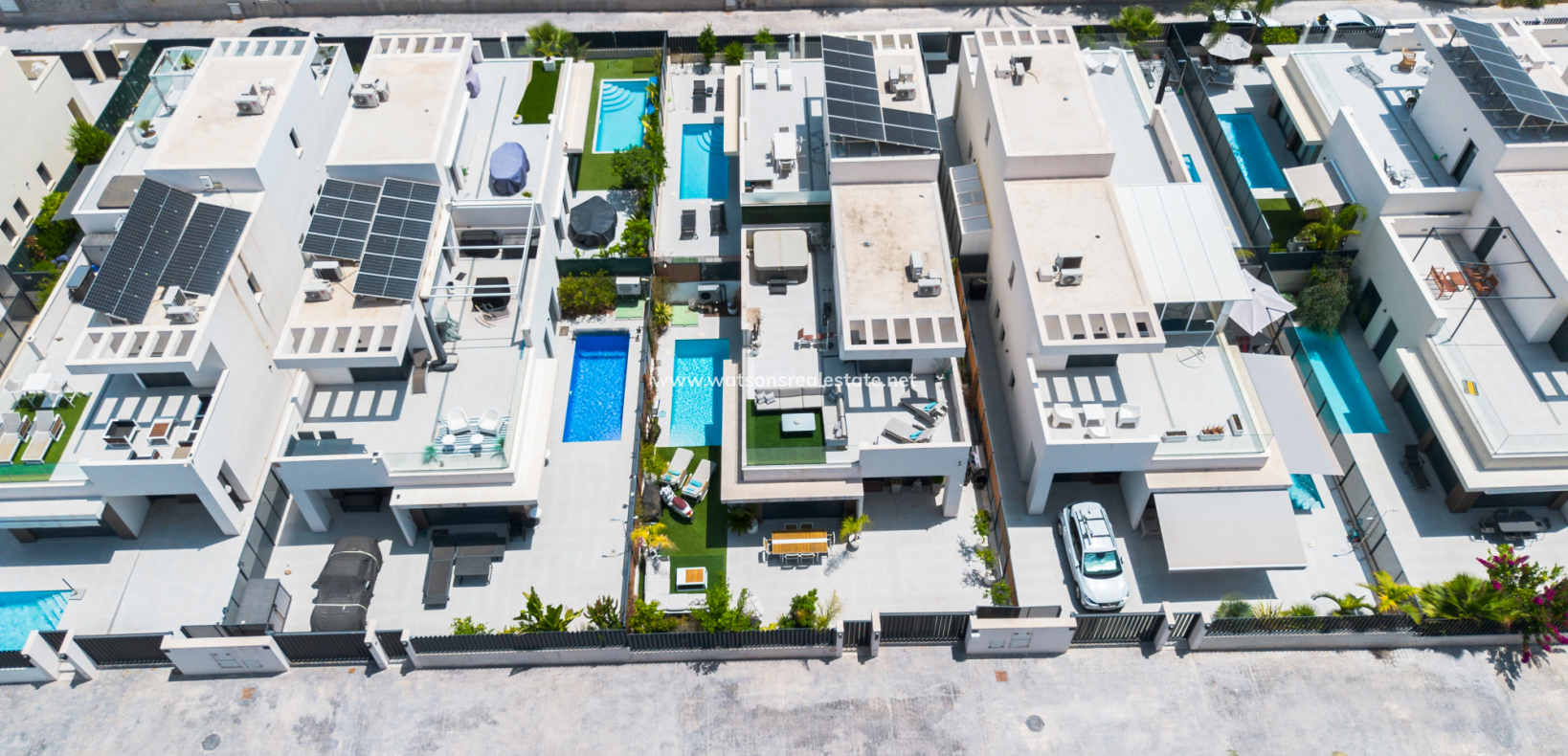 Resale - Freistendhe Villa - Urb. La Marina