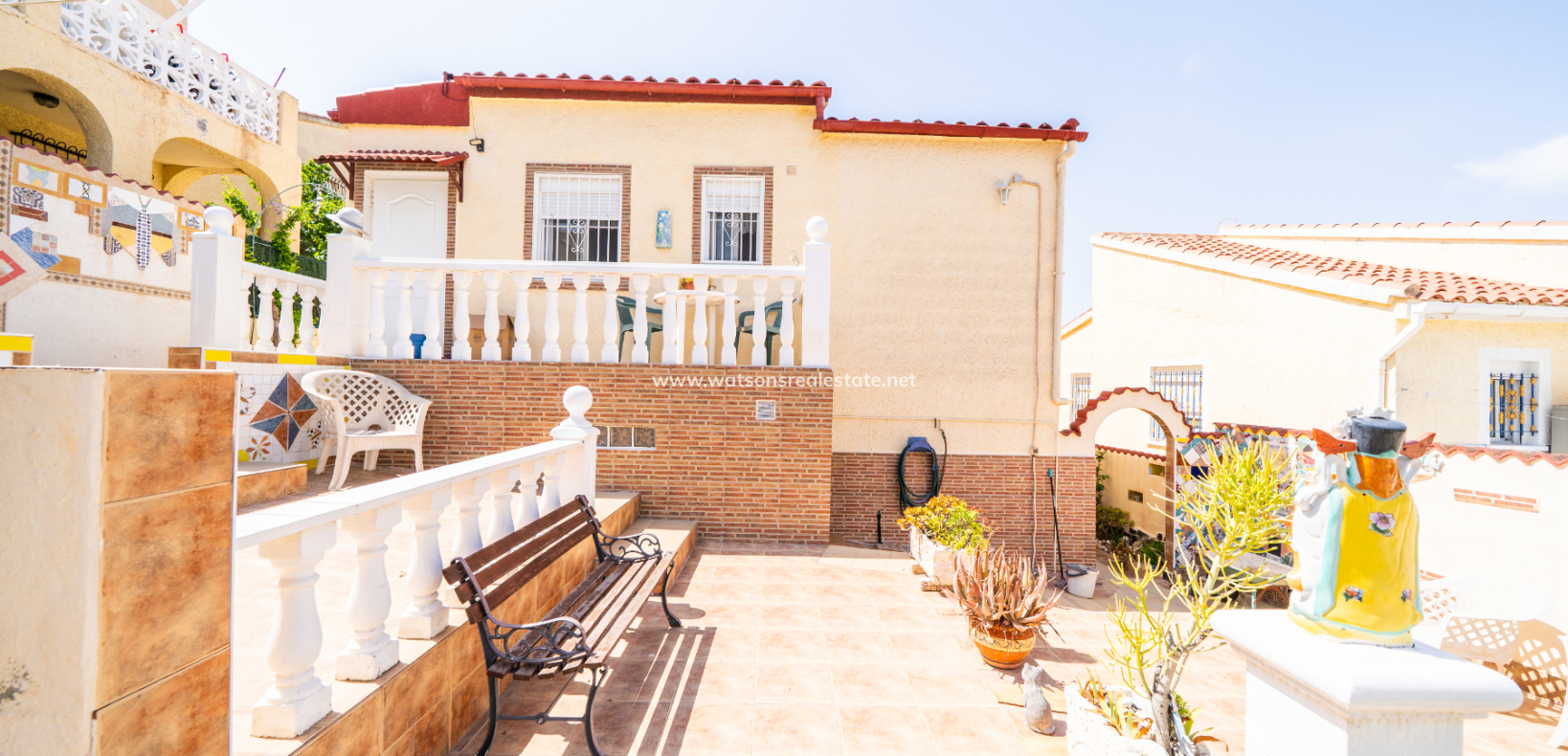 Resale - Freistendhe Villa - Urb. La Marina