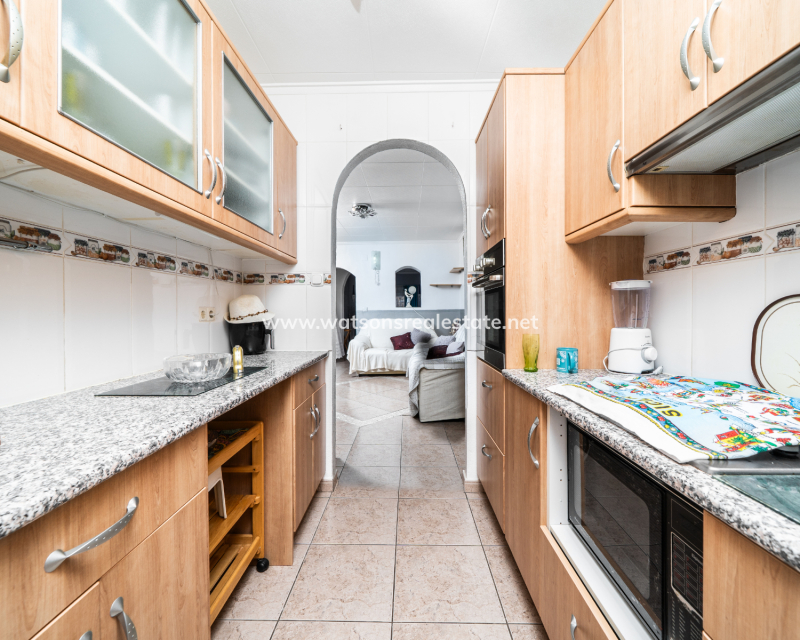 Resale - Freistendhe Villa - Urb. La Marina