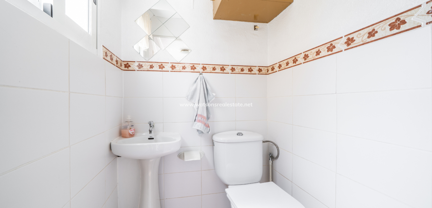 Resale - Freistendhe Villa - Urb. La Marina