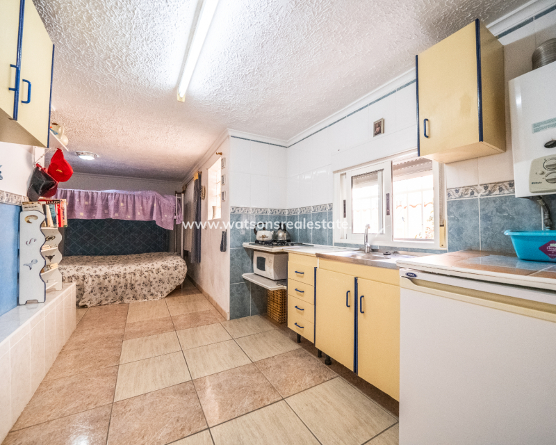 Resale - Freistendhe Villa - Urb. La Marina