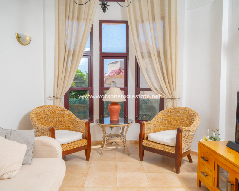 Resale - Freistendhe Villa - Urb. La Marina