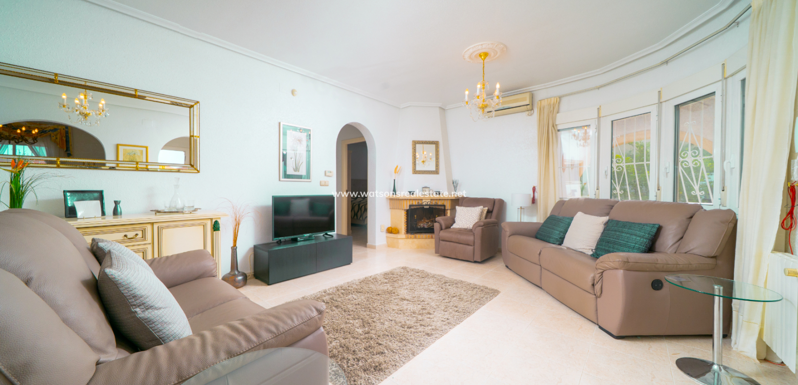 Resale - Freistendhe Villa - Urb. La Marina