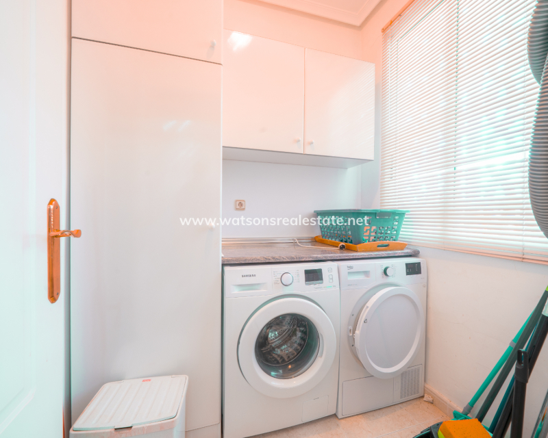 Resale - Freistendhe Villa - Urb. La Marina