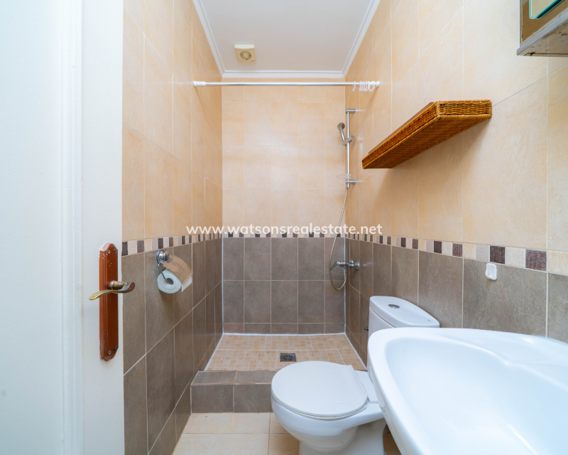 Resale - Freistendhe Villa - Urb. La Marina