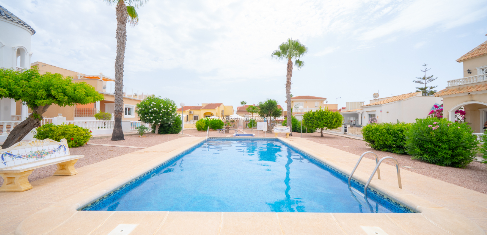 Resale - Freistendhe Villa - Urb. La Marina