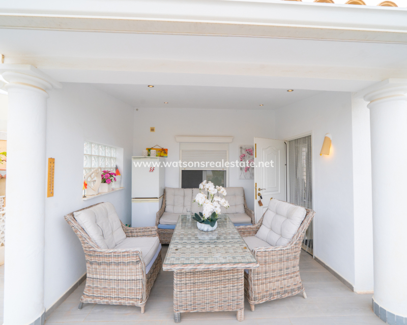 Resale - Freistendhe Villa - Urb. La Marina